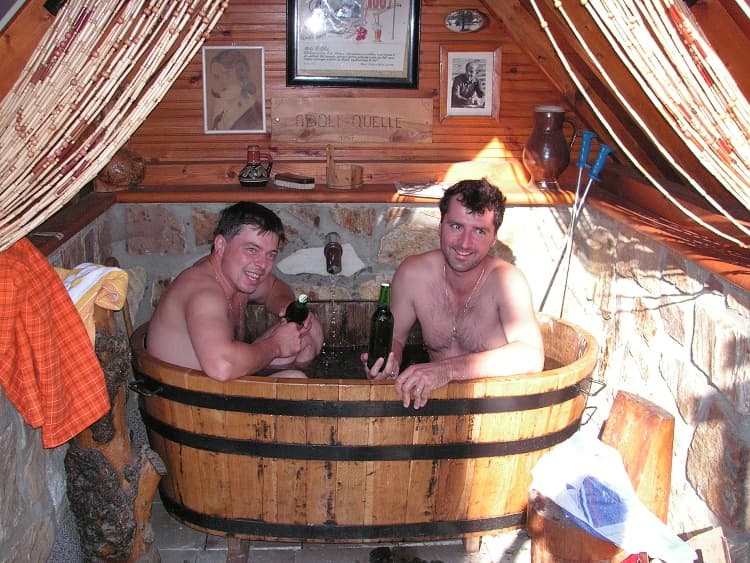 káď s potoční vodou